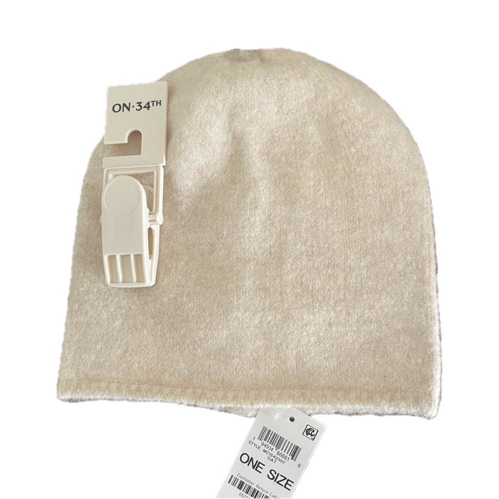 On 34th Women’s Hat Beanie In Off White NWT